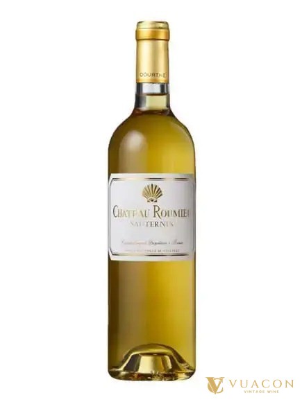 Chai vang ngọt Chateau Roumieu Sauternes màu vàng óng, nhãn trắng có hình vỏ sò vàng