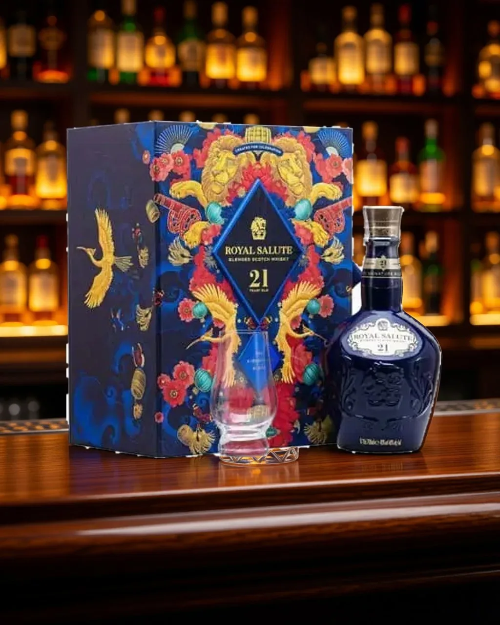 Chivas 21 năm – Royal Salute 21 – blended Scotch, Scotland, 700ml (ảnh bối cảnh)
