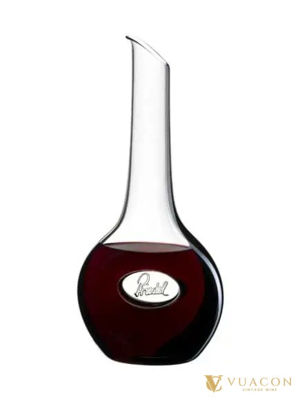 Bình thở rượu vang Riedel chứa vang đỏ