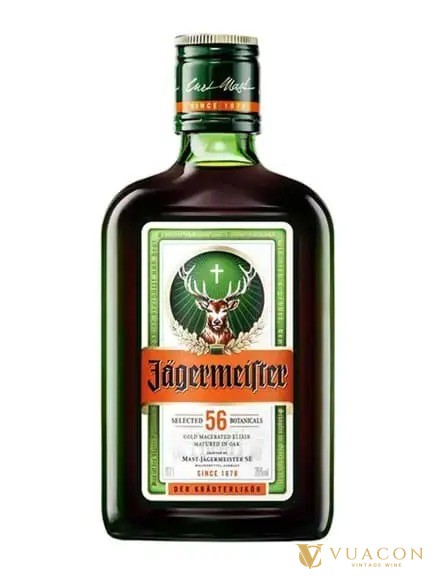 Jäger Bomb: shot Jägermeister thả vào ly nước tăng lực