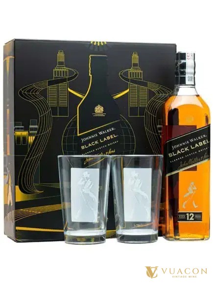 Hộp quà Johnnie Walker Black Label 12 năm màu đen viền vàng, chai Black Label cạnh hai ly thuỷ tinh