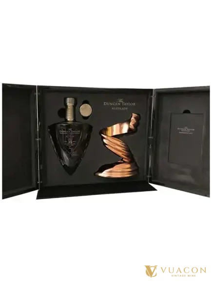 Bình Macallan 1990 35 năm Duncan Taylor trong hộp trưng bày