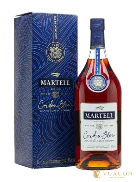 Chai Martell Cordon Bleu 1 lít cạnh hộp xanh hoa văn sóng