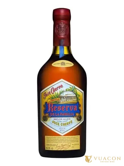 Chai Jose Cuervo Reserva de la Familia extra añejo màu hổ phách