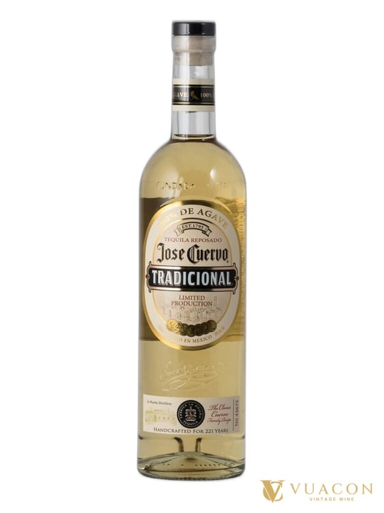 Chai Jose Cuervo Tradicional Reposado nhãn kem, rượu vàng nhạt